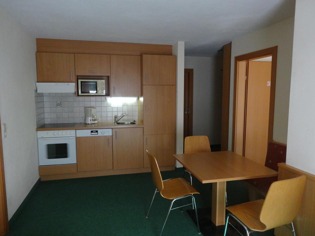 Koeflerhof Appartements Sankt Leonhard im Pitztal Quarto foto